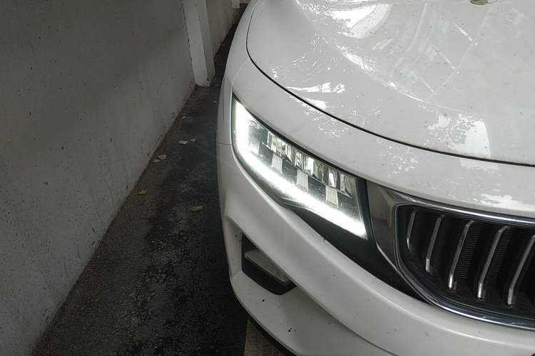 Used Geely Auto Haoyue 2022 1.8TD DCT Luxury 7-Seater Right Front Headlight