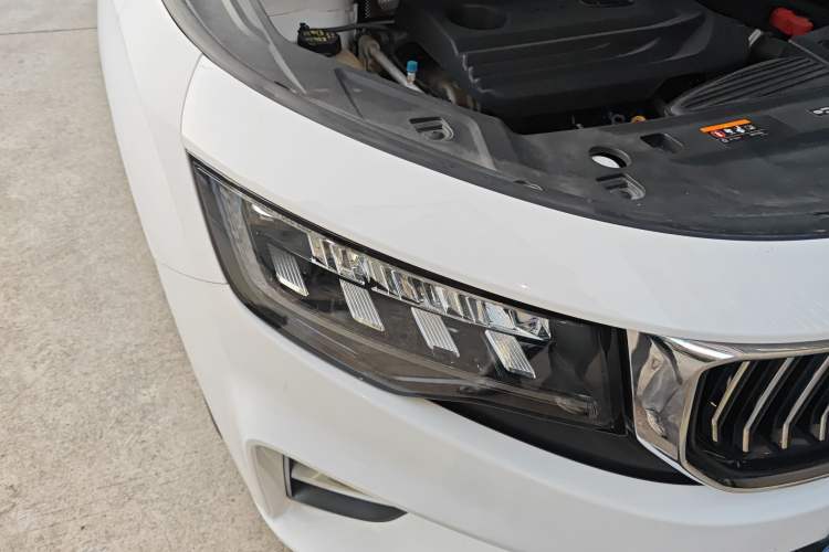 Used Geely Auto Haoyue 2022 1.8TD DCT Luxury 7-Seater Right Front Headlight