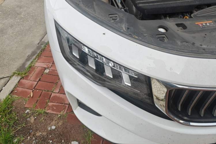 Used Geely Auto Haoyue 2022 1.8TD DCT Luxury 7-Seater Right Front Headlight