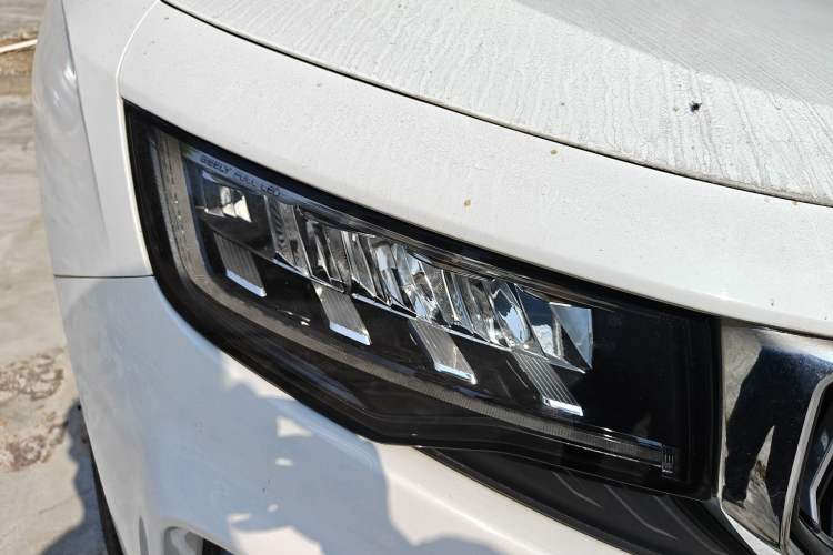 Used Geely Auto Haoyue 2022 1.8TD DCT Luxury 7-Seater Right Front Headlight