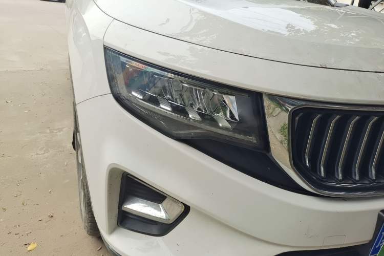 Used Geely Auto Haoyue 2022 1.8TD Automatic Prestige 7-Seater Right Front Headlight