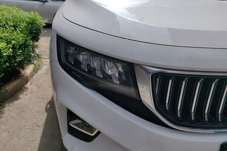 Used Geely Auto Haoyue 2022 1.8TD DCT Luxury 7-Seater Right Front Headlight