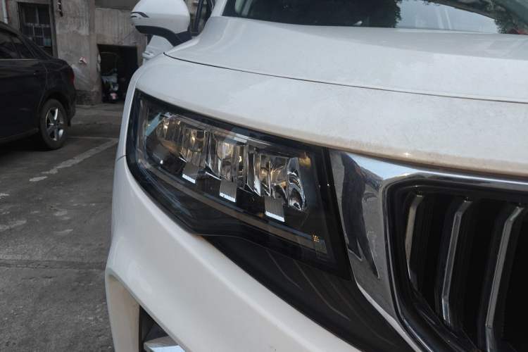 Used Geely Auto Haoyue 2022 1.8TD DCT Luxury 7-Seater Right Front Headlight