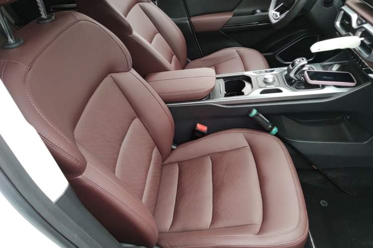 Used Geely Auto Haoyue 2022 1.8TD Automatic Comfort Model 5 Seats Right Front Seat