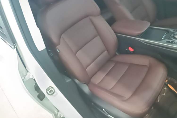 Used Geely Auto Haoyue 2022 1.8TD DCT Flagship 7-Seater Right Front Seat