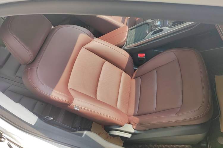 Used Geely Auto Haoyue 2022 1.8TD DCT Luxury 7-Seater Right Front Seat