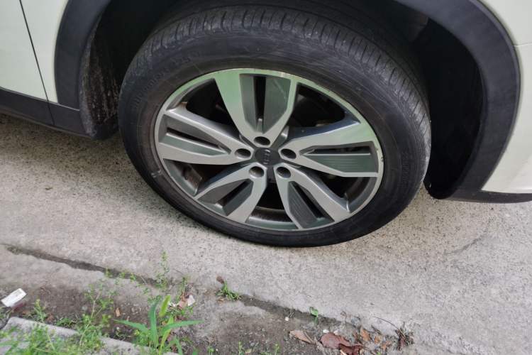 Used Geely Auto Haoyue 2022 1.8TD DCT Luxury 7-Seater Right Front Wheel Hub