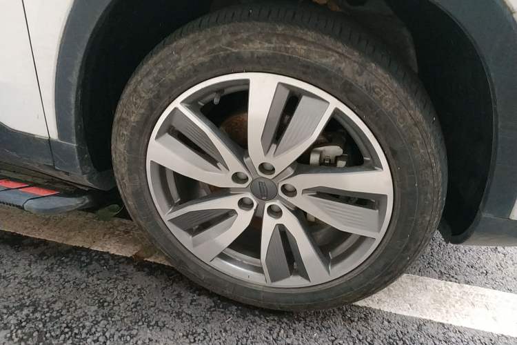 Used Geely Auto Haoyue 2022 1.8TD DCT Luxury 7-Seater Right Front Wheel Hub