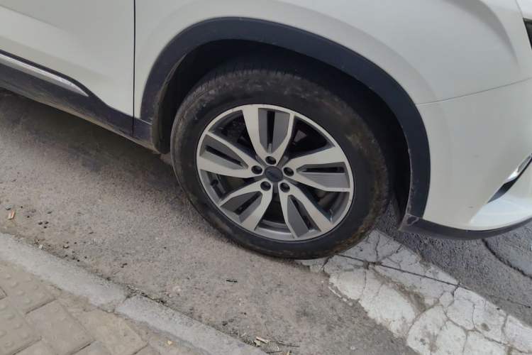 Used Geely Auto Haoyue 2022 1.8TD DCT Luxury 7-Seater Right Front Wheel Hub