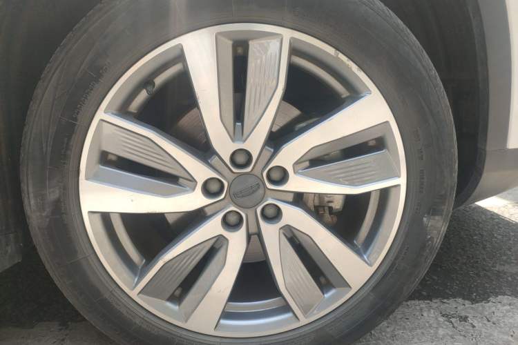 Used Geely Auto Haoyue 2022 1.8TD DCT Luxury 7-Seater Right Front Wheel Hub