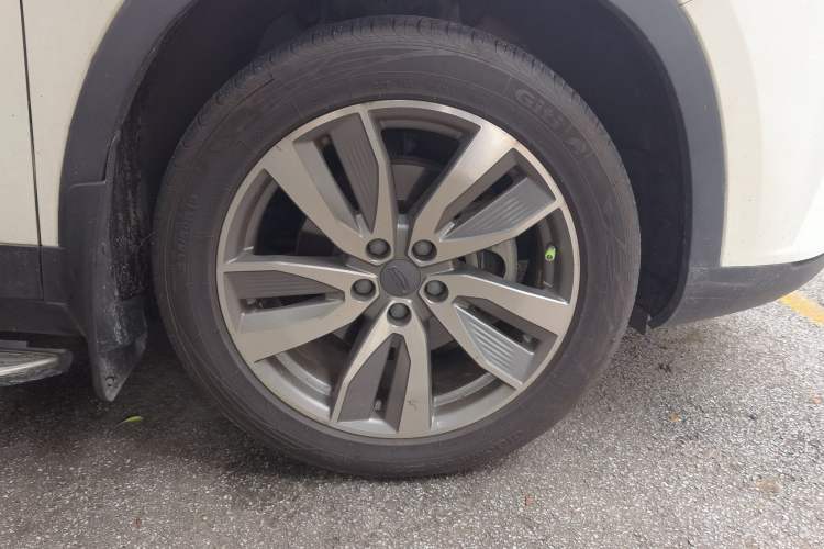 Used Geely Auto Haoyue 2022 1.8TD DCT Luxury 7-Seater Right Front Wheel Hub
