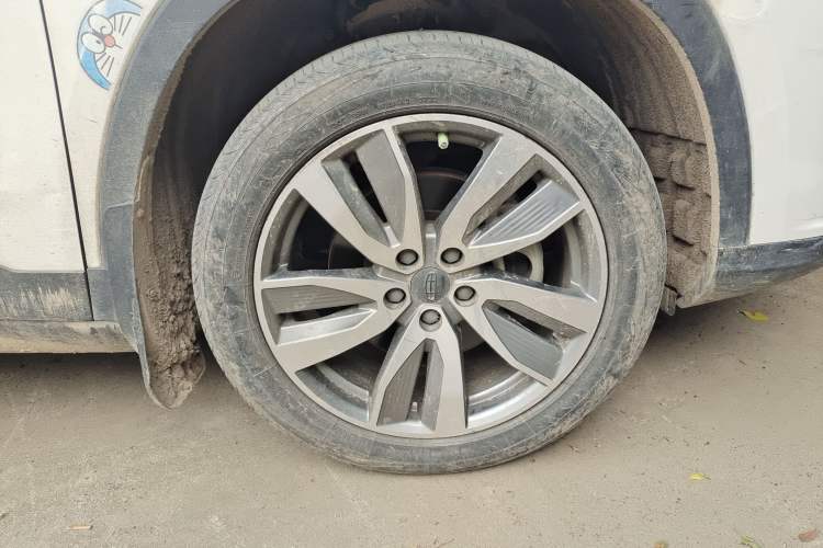Used Geely Auto Haoyue 2022 1.8TD Automatic Prestige 7-Seater Right Front Wheel Hub