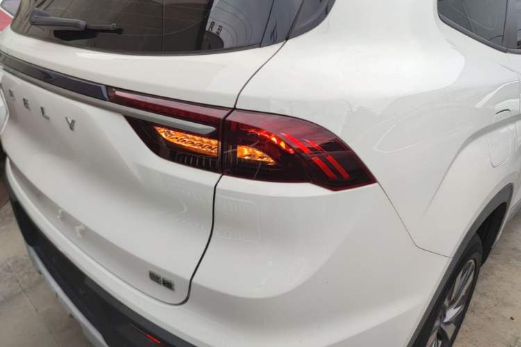 Used Geely Auto Haoyue 2022 1.8TD Automatic Comfort Model 5 Seats Right Rear Taillight