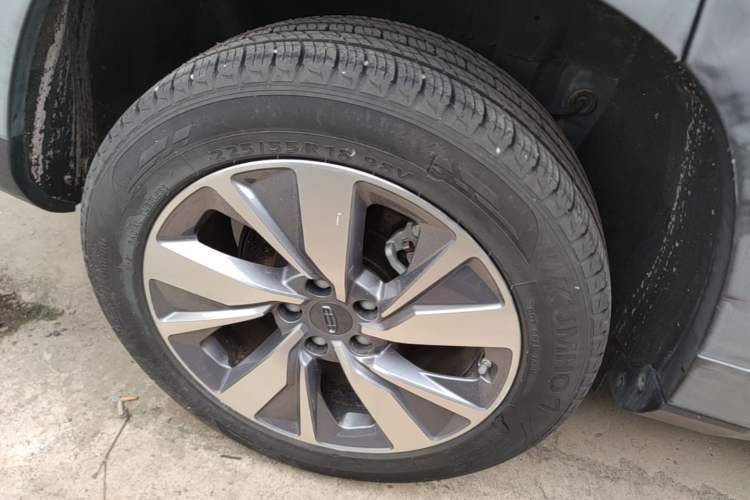Used Geely Auto Haoyue 2022 1.8TD Automatic Comfort Model 5 Seats Right Rear Wheel Hub