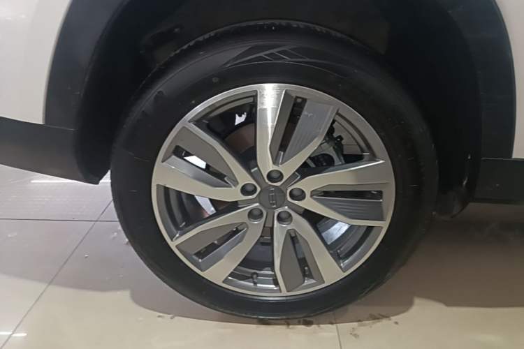 Used Geely Auto Haoyue 2022 1.8TD DCT Flagship 7-Seater Right Rear Wheel Hub
