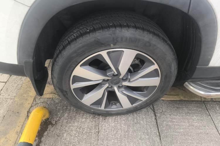 Used Geely Auto Haoyue 2022 1.8TD Automatic Comfort Model 7 Seats Right Rear Wheel Hub