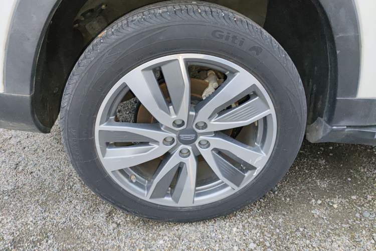 Used Geely Auto Haoyue 2022 1.8TD Automatic Prestige 7-Seater Right Rear Wheel Hub