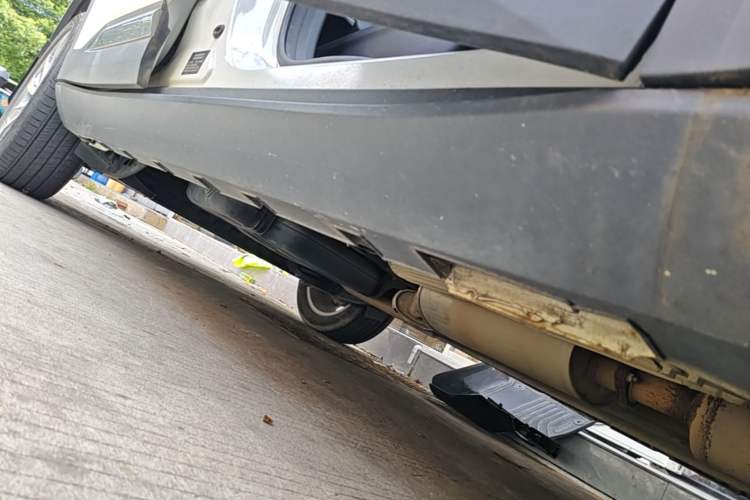 Used Geely Auto Haoyue 2022 1.8TD DCT Luxury 7-Seater Right Side Sill