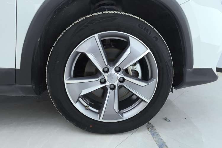 Used Geely Auto Haoyue L 2024 2.0T DCT Flagship Version Left Front Wheel Hub