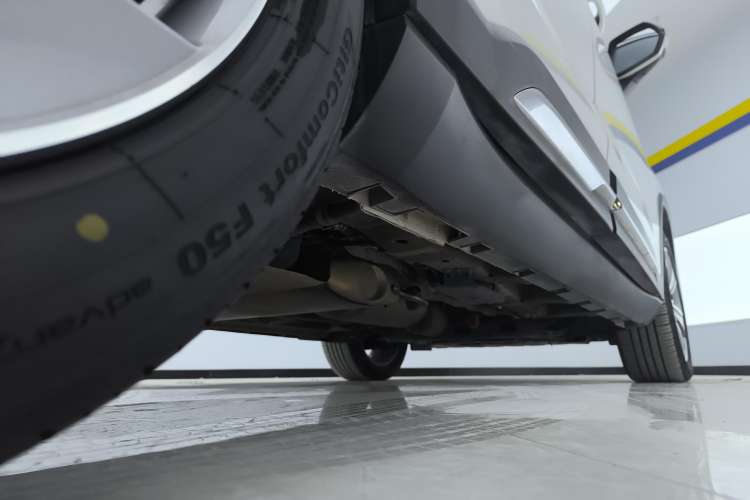 Used Geely Auto Haoyue L 2024 2.0T DCT Flagship Version Right Side Sill