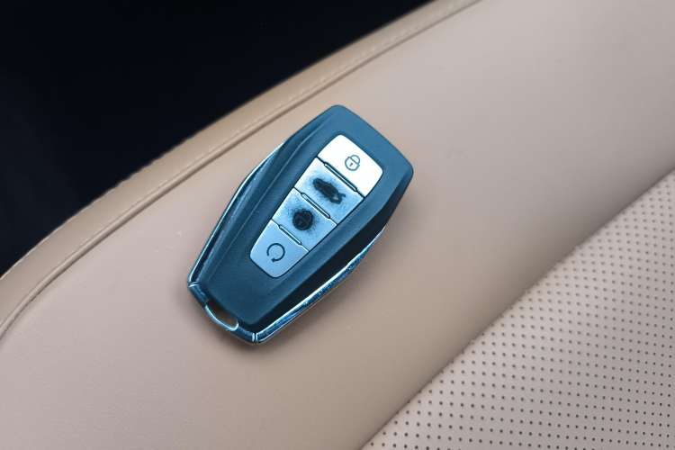 Used Geely Auto Haoyue L 2024 2.0T DCT Flagship Version Vehicle Key