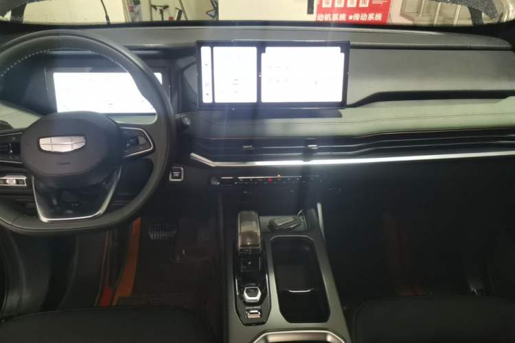 Used Geely Auto Haoyue L 2023 2.0T DCT Prestige Edition Audio And AC Panel