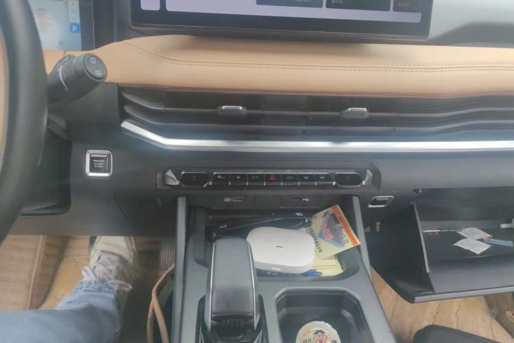 Used Geely Auto Haoyue L 2023 2.0T DCT Flagship Version Audio And AC Panel