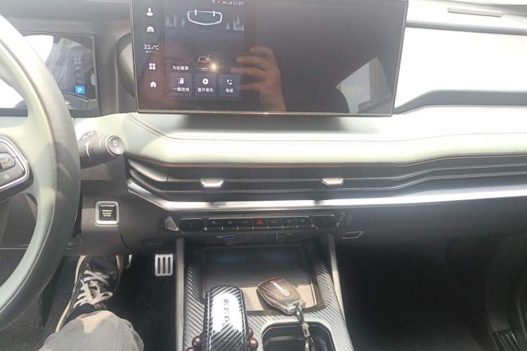 Used Geely Auto Haoyue L 2023 2.0T DCT Prestige Edition Audio And AC Panel