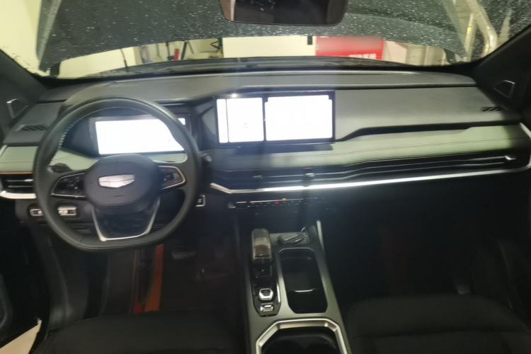 Used Geely Auto Haoyue L 2023 2.0T DCT Prestige Edition Center Console