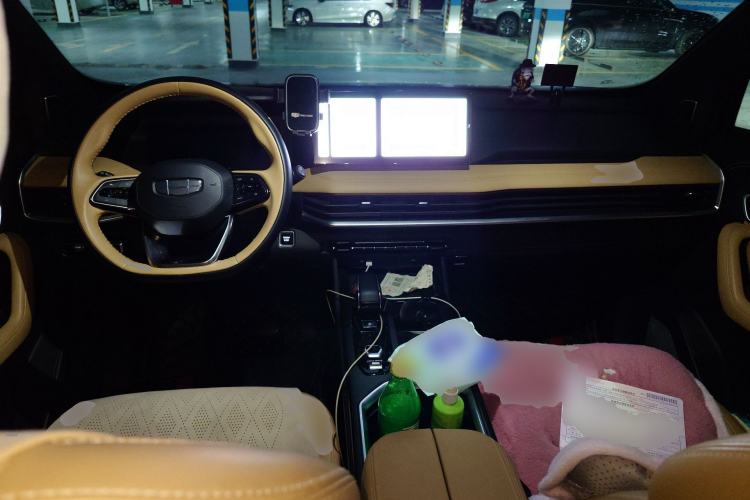 Used Geely Auto Haoyue L 2023 2.0T DCT Flagship Version Center Console