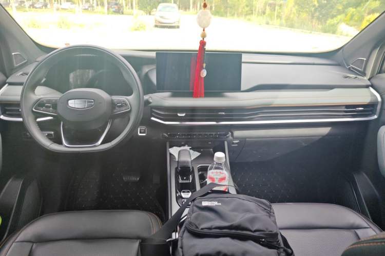 Used Geely Auto Haoyue L 2023 2.0T DCT Prestige Edition Center Console