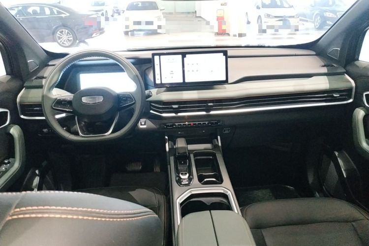 Used Geely Auto Haoyue L 2023 2.0T DCT Prestige Edition Center Console