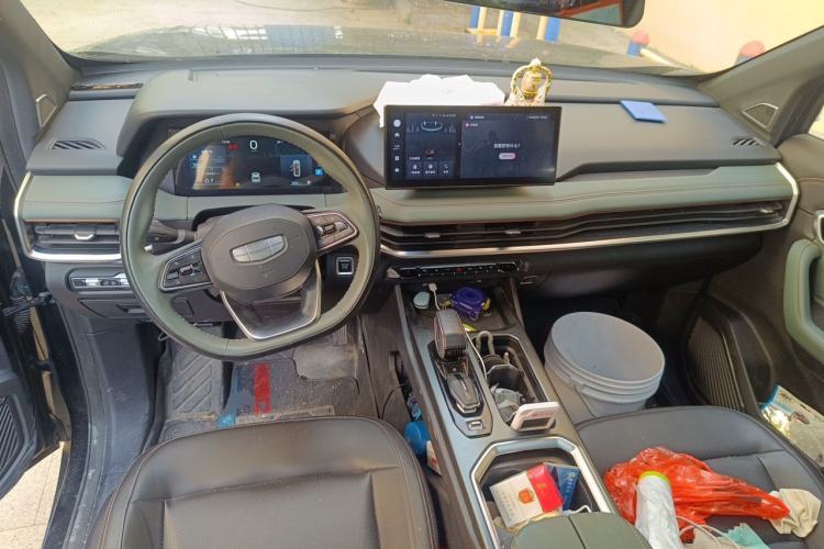 Used Geely Auto Haoyue L 2023 2.0T DCT Prestige Edition Center Console