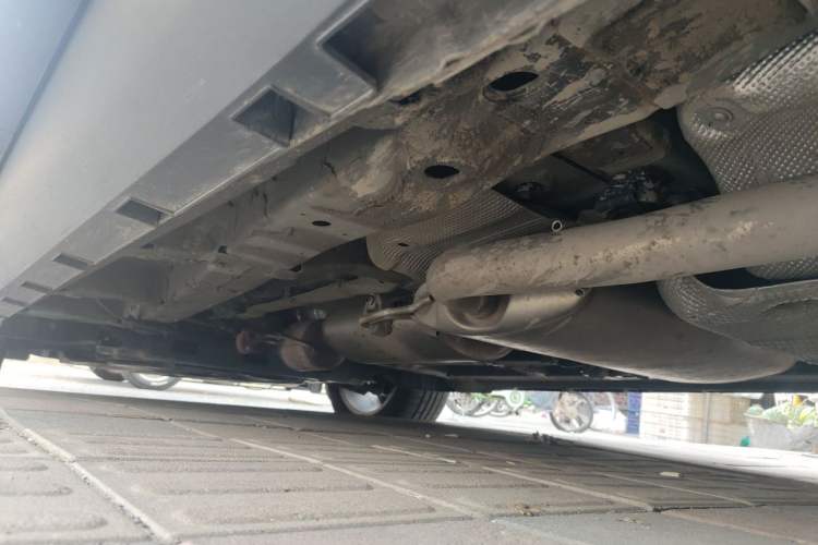 Used Geely Auto Haoyue L 2023 2.0T DCT Prestige Edition Chassis Rear Left