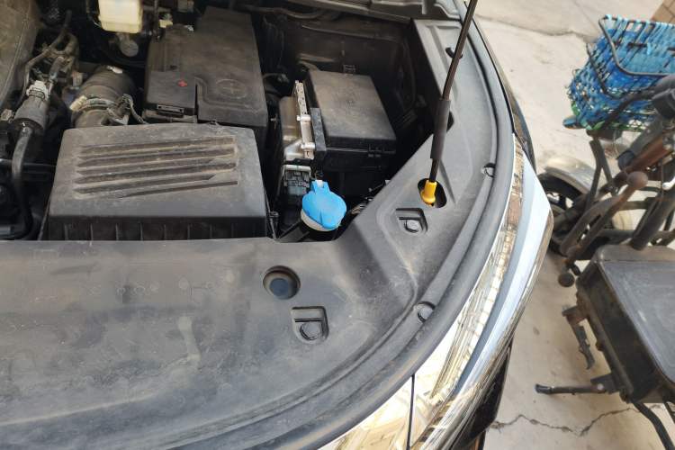 Used Geely Auto Haoyue L 2023 2.0T DCT Flagship Version Engine Bay Left