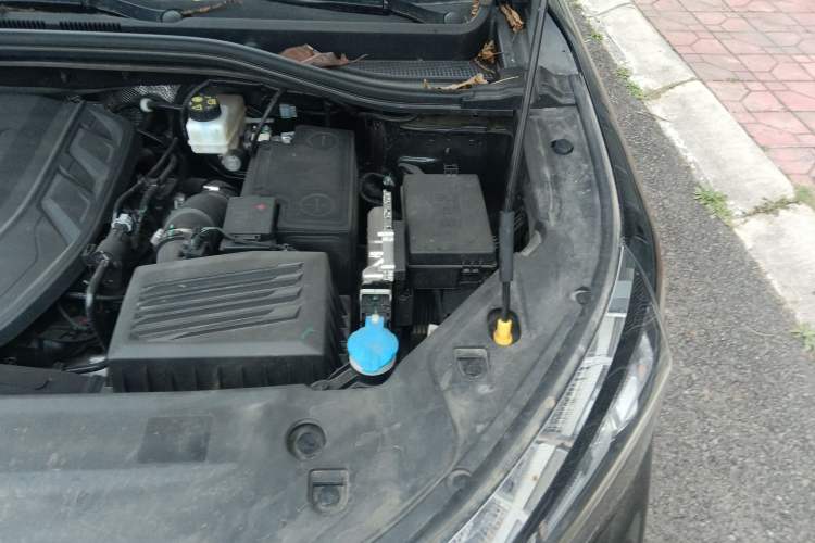 Used Geely Auto Haoyue L 2023 2.0T DCT Prestige Edition Engine Bay Left