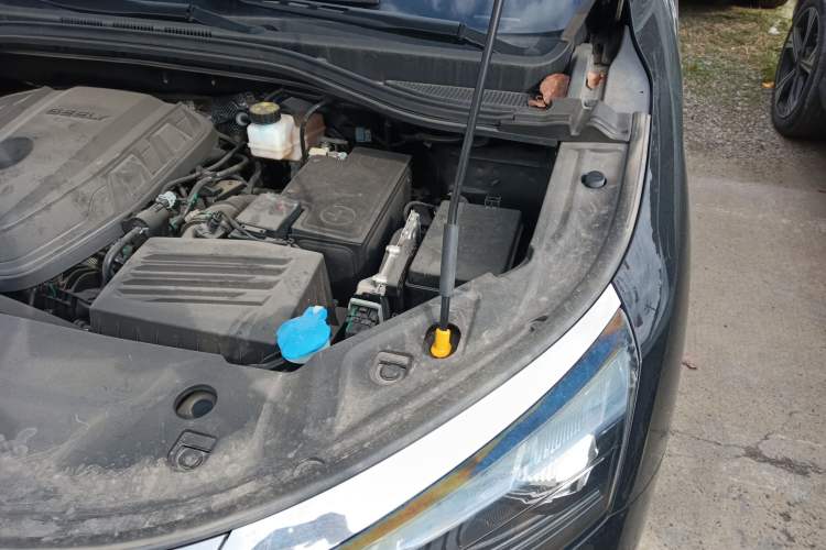 Used Geely Auto Haoyue L 2023 2.0T DCT Prestige Edition Engine Bay Left