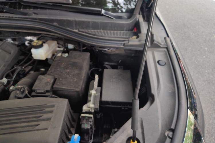 Used Geely Auto Haoyue L 2023 2.0T DCT Flagship Version Engine Bay Left