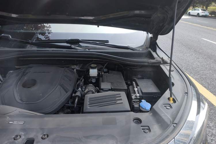 Used Geely Auto Haoyue L 2023 2.0T DCT Flagship Version Engine Bay Left