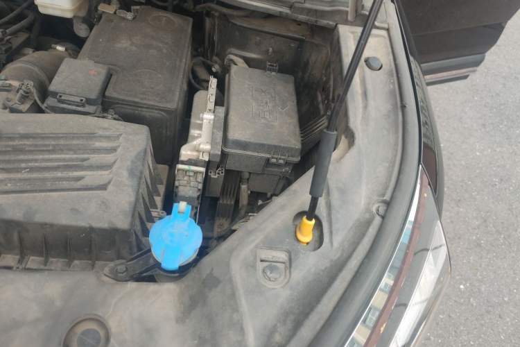Used Geely Auto Haoyue L 2023 2.0T DCT Flagship Version Engine Bay Left