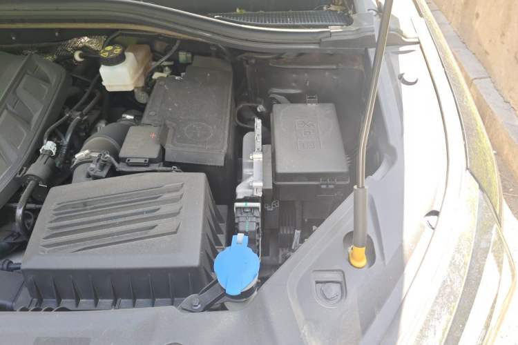 Used Geely Auto Haoyue L 2023 2.0T DCT Prestige Edition Engine Bay Left