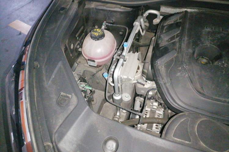 Used Geely Auto Haoyue L 2023 2.0T DCT Prestige Edition Engine Bay Right