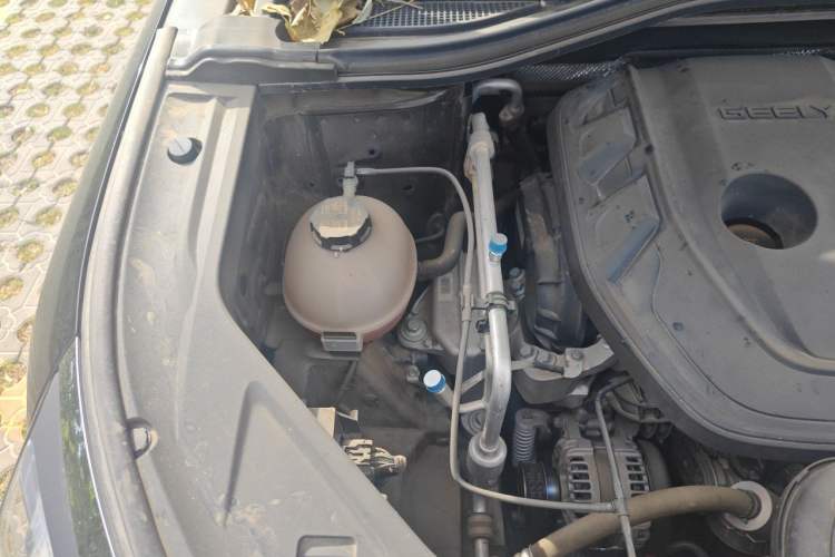 Used Geely Auto Haoyue L 2023 2.0T DCT Prestige Edition Engine Bay Right