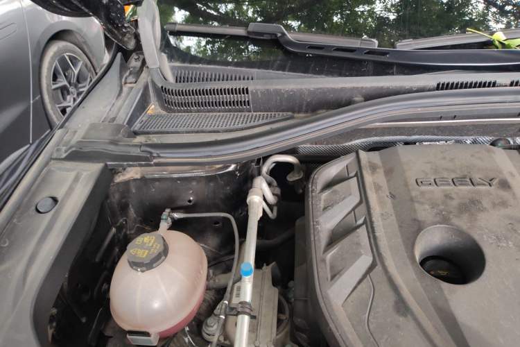 Used Geely Auto Haoyue L 2023 2.0T DCT Flagship Version Engine Bay Right