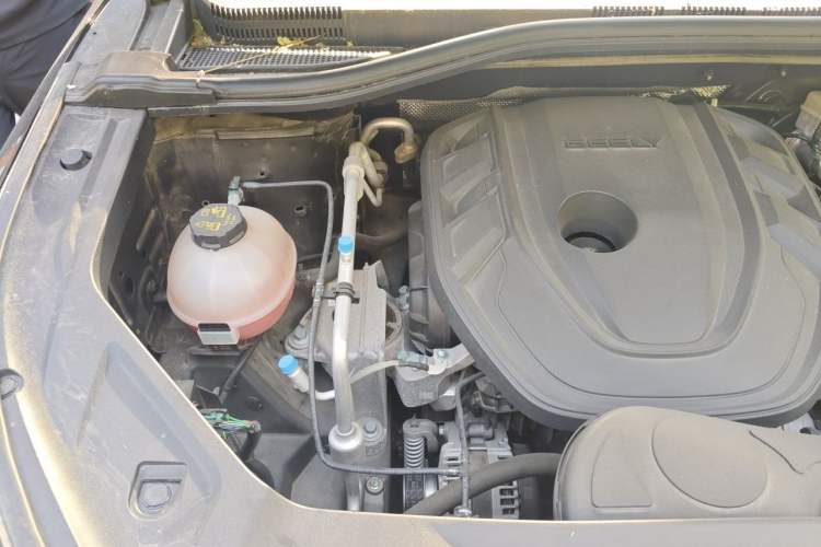 Used Geely Auto Haoyue L 2023 2.0T DCT Prestige Edition Engine Bay Right