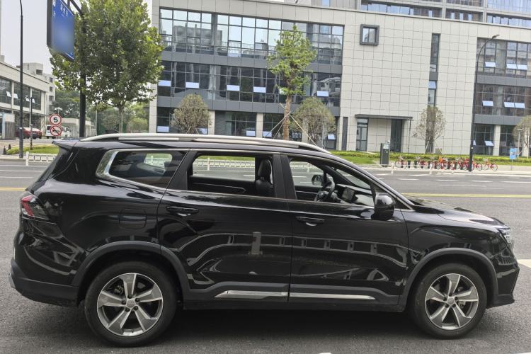 Used Geely Auto Haoyue L 2023 2.0T DCT Prestige Edition Exterior 4