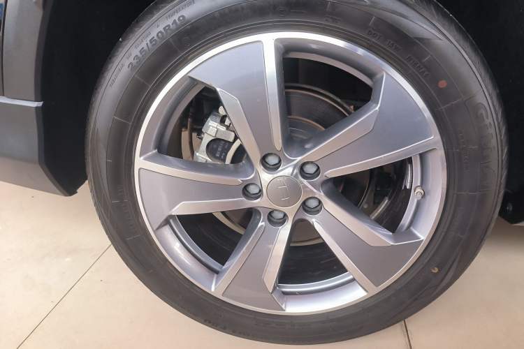 Used Geely Auto Haoyue L 2023 2.0T DCT Prestige Edition Exterior 5
