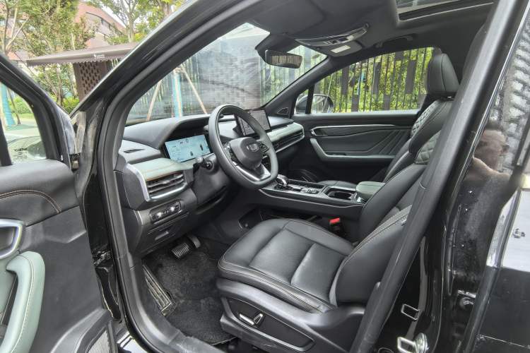 Used Geely Auto Haoyue L 2023 2.0T DCT Prestige Edition Exterior 6