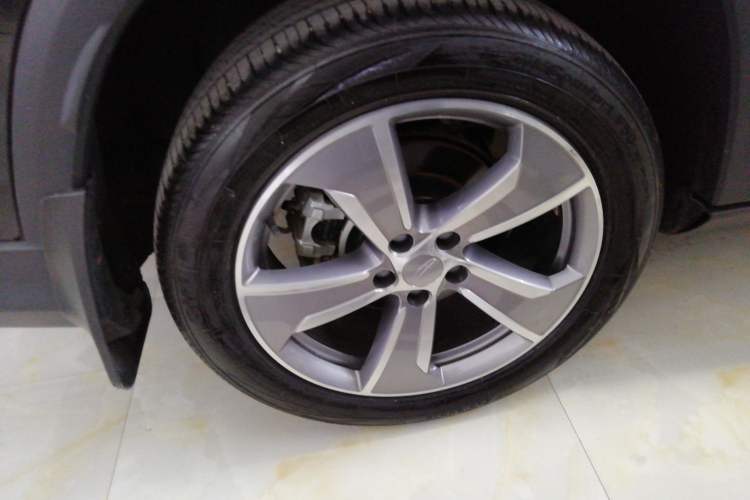 Used Geely Auto Haoyue L 2023 2.0T DCT Prestige Edition Exterior 8