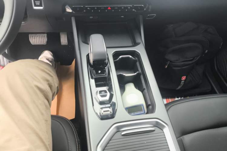 Used Geely Auto Haoyue L 2023 2.0T DCT Luxury Version Gear Lever